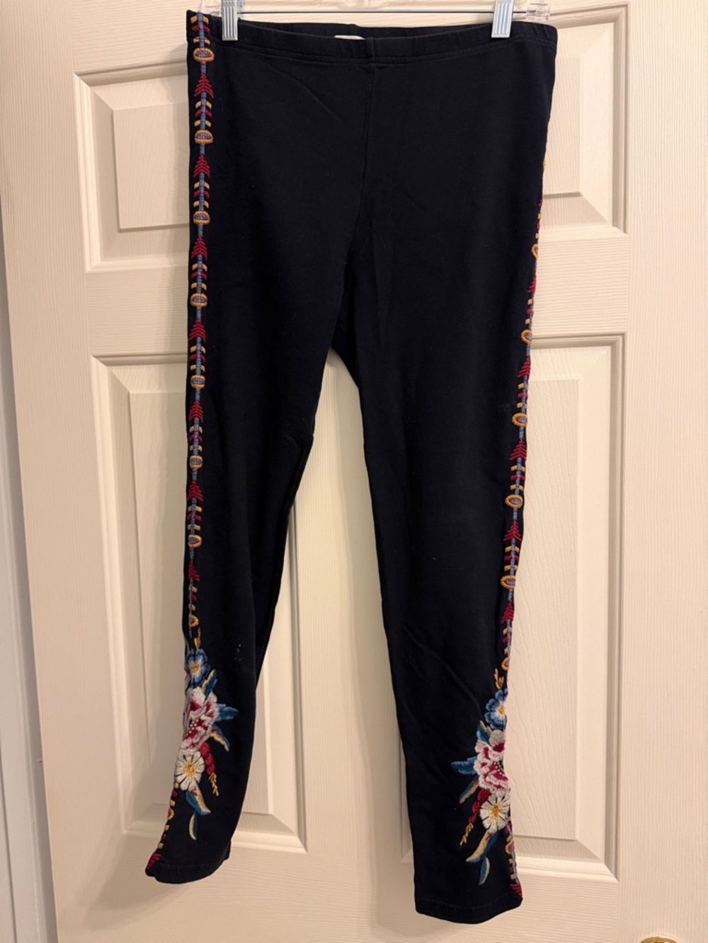 Johnny Wass Las Angeles Black Embroidered Side-Stripe Leggings